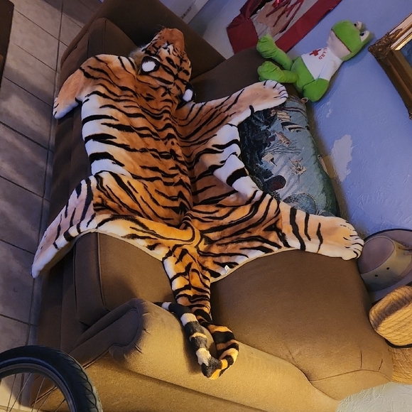 Tiger Rug - Picture 1 of 3